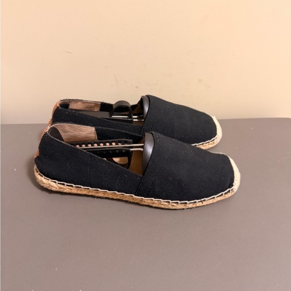 Vionic Black Canvas Espadrille Flats with Natural Jute Trim